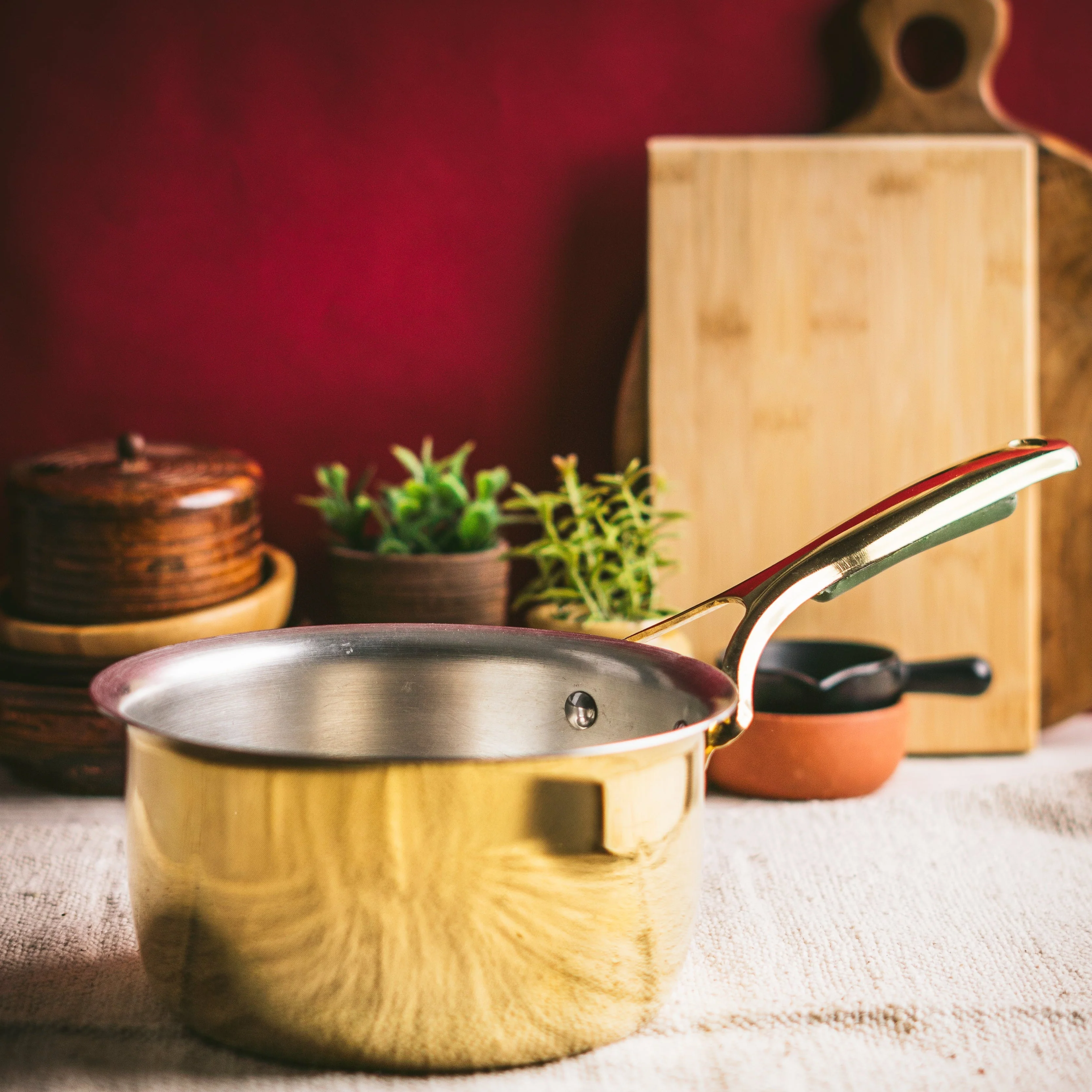 Brass Saucepan with insulated steel base with golden PVD coating handle - Image 9